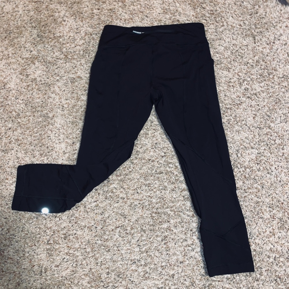 Lulemon cropped yoga pants